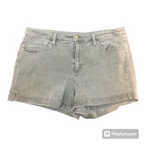 Universal Thread High Rise Midi Green Shorts Stretch Cuffed Hem Plus Size 18